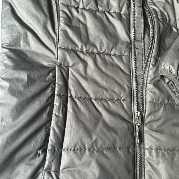North face Women's Light Weight Black Puffer Jacket Size Medium - Picture 4 of 11